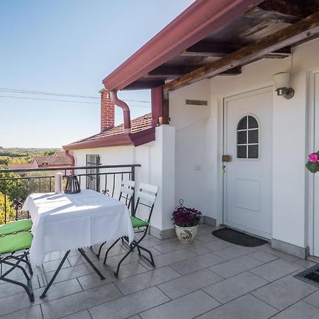 Gorgeous Apartment In Musalez With Kitchen Exterior photo