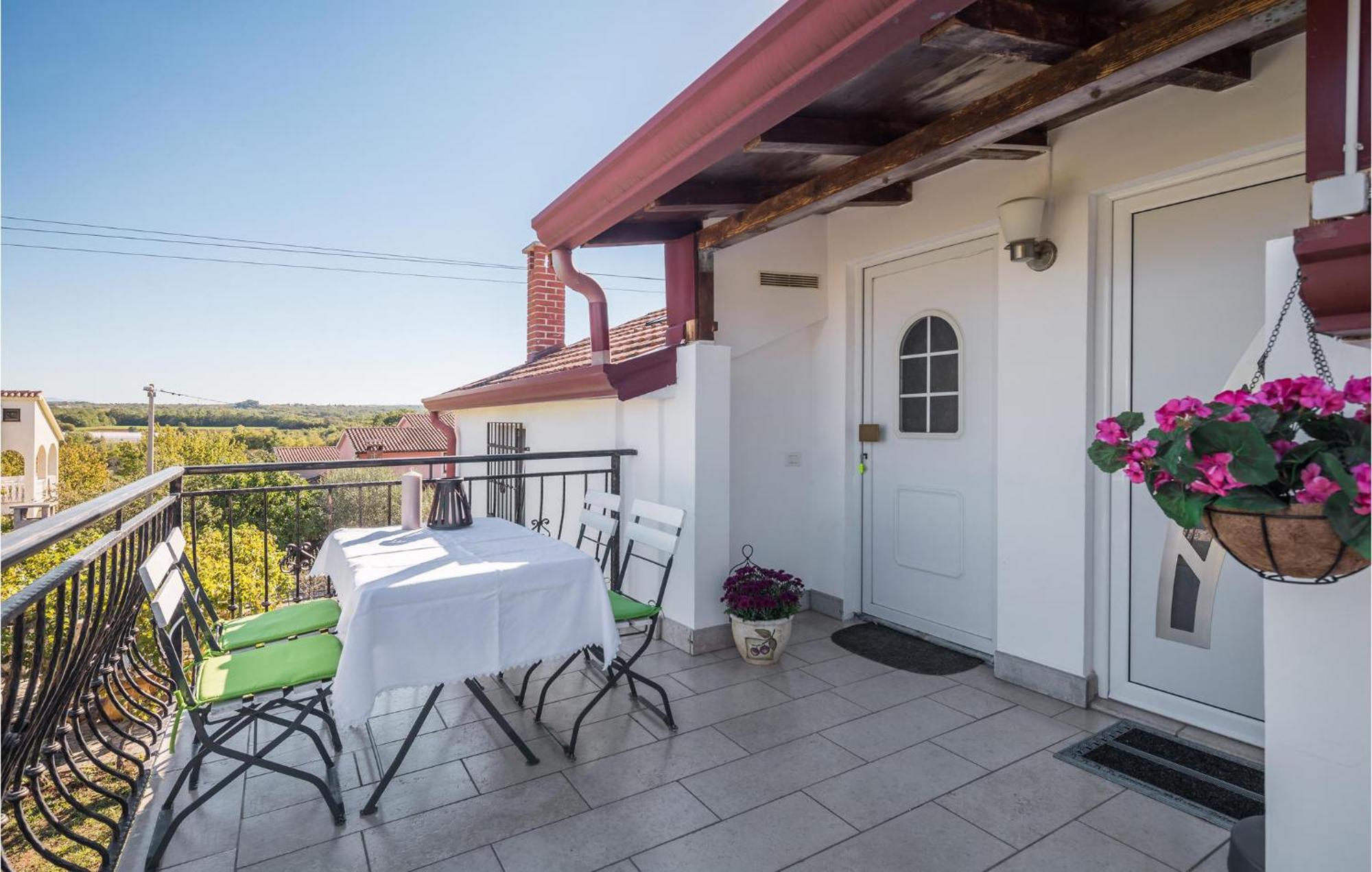 Gorgeous Apartment In Musalez With Kitchen Exterior photo